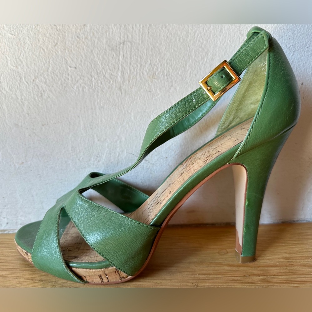 Nine West lime green leather sandal